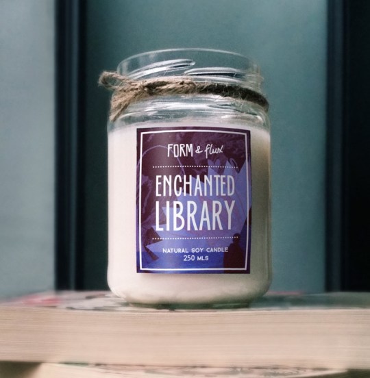 Gifts for Kobo users - book-scented candle